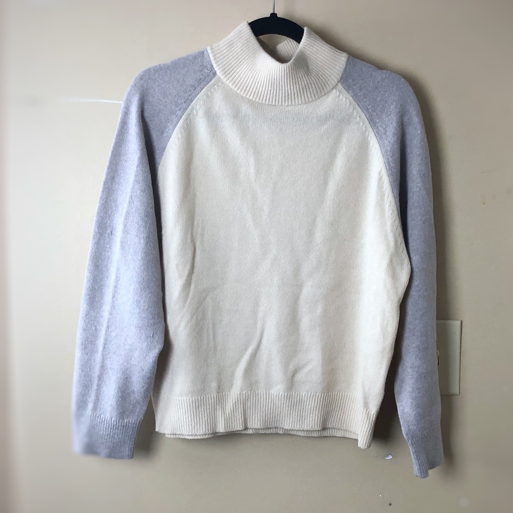 Club Monaco Colourblock Sweater - Picture 2 of 4